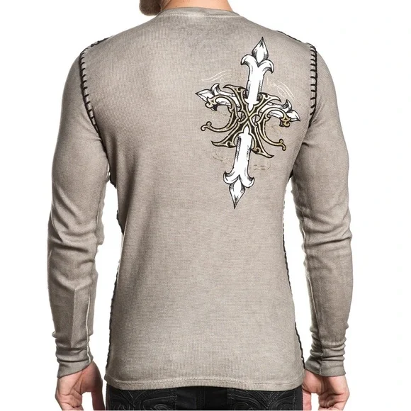 NWT Xtreme Couture Men's Small Tan Crew Neck Thermal With Skulls - Picture 2 of 8